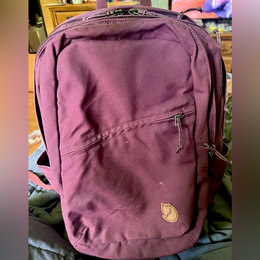 Fjallraven 28l Raven Backpack